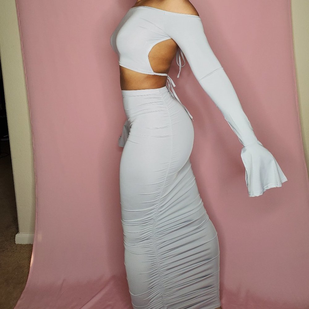 Two piece skit set